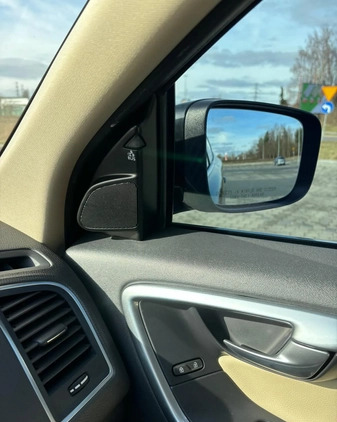 Volvo XC 60 cena 88900 przebieg: 106000, rok produkcji 2016 z Bydgoszcz małe 529